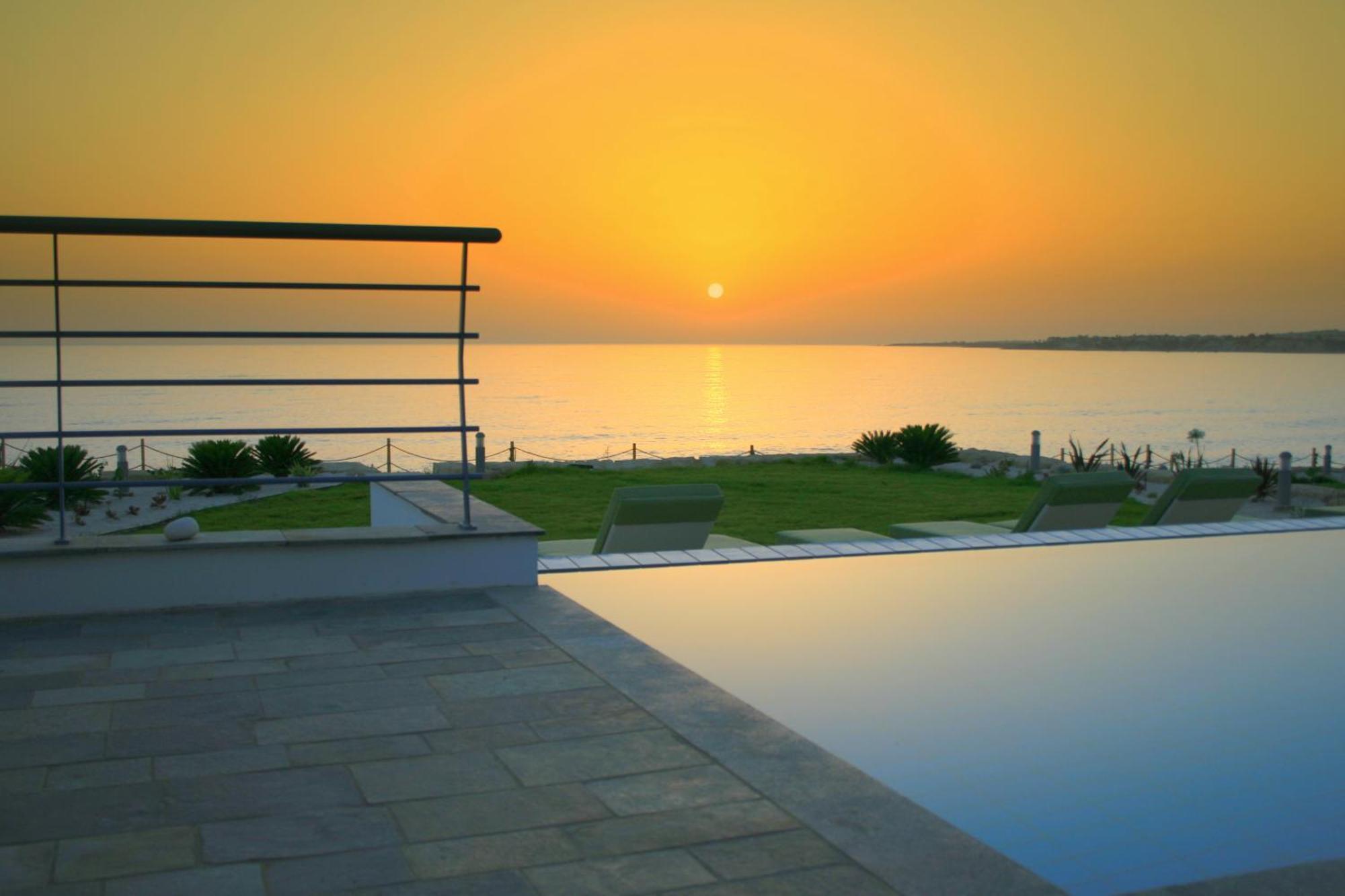קורל ביי Blue Coral Beach Villas Three Exclusive Villas - Poseidon - Nautilus - Oceanos - And - Baby Coral Bungalow מראה חיצוני תמונה
